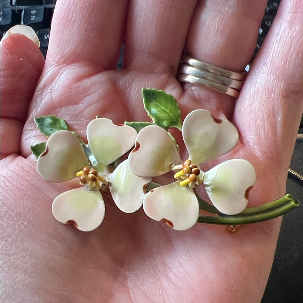 Vintage Original by Robert Dogwood flower brooch
